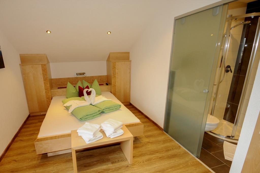 Ferienwohnung Gundolf Christine Arzl im Pitztal Kamer foto