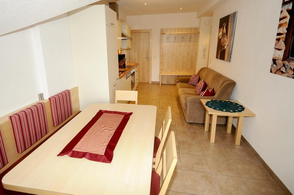 Ferienwohnung Gundolf Christine Arzl im Pitztal Kamer foto