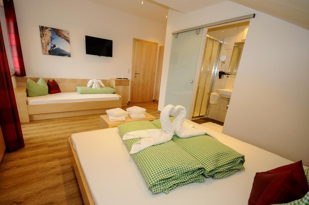 Ferienwohnung Gundolf Christine Arzl im Pitztal Kamer foto