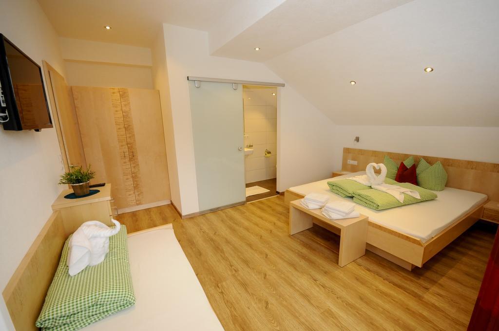 Ferienwohnung Gundolf Christine Arzl im Pitztal Kamer foto