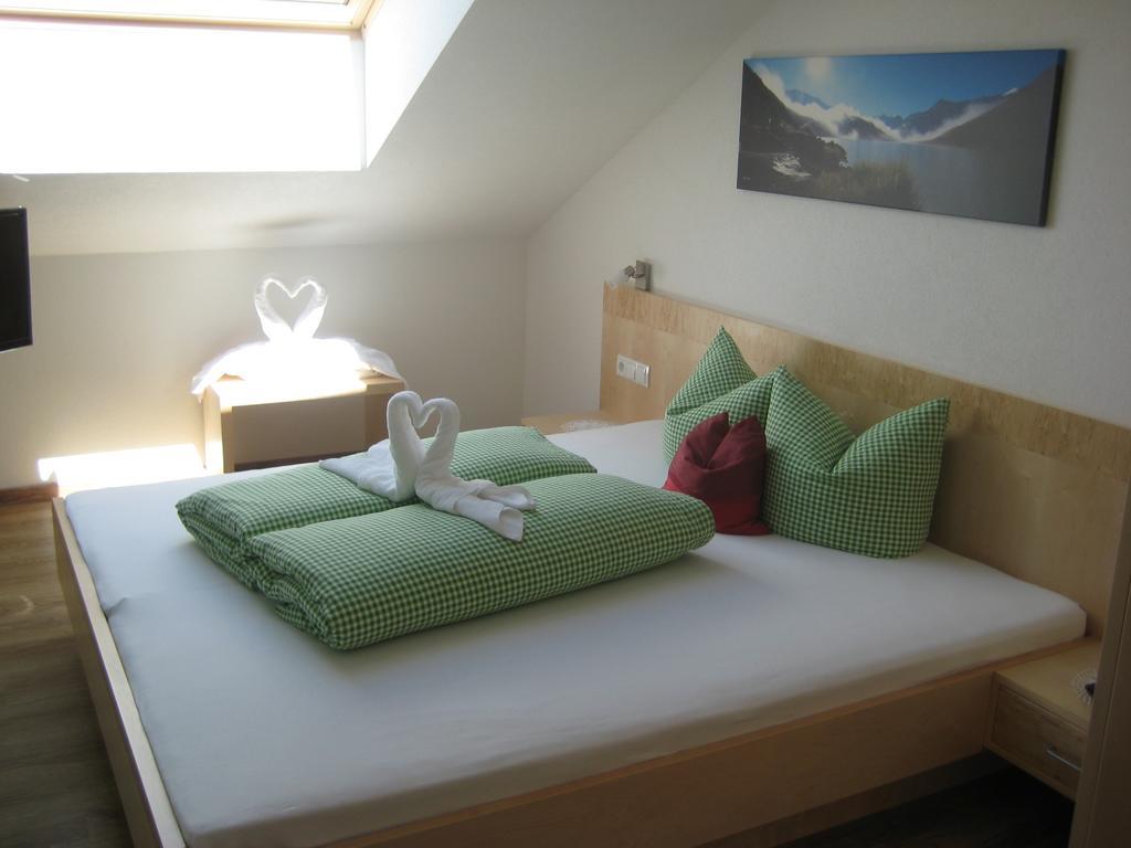 Ferienwohnung Gundolf Christine Arzl im Pitztal Kamer foto
